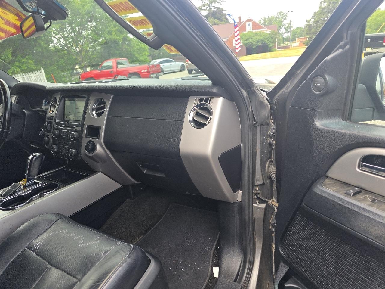 Ford Expedition EL Limited 4WD 2017