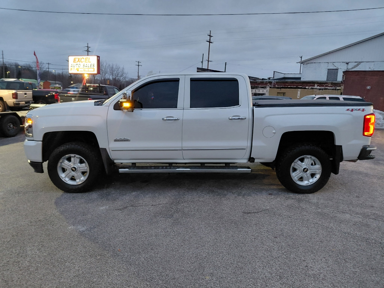 Chevrolet Silverado 1500 High Country Crew Cab Short Box 4WD 2017