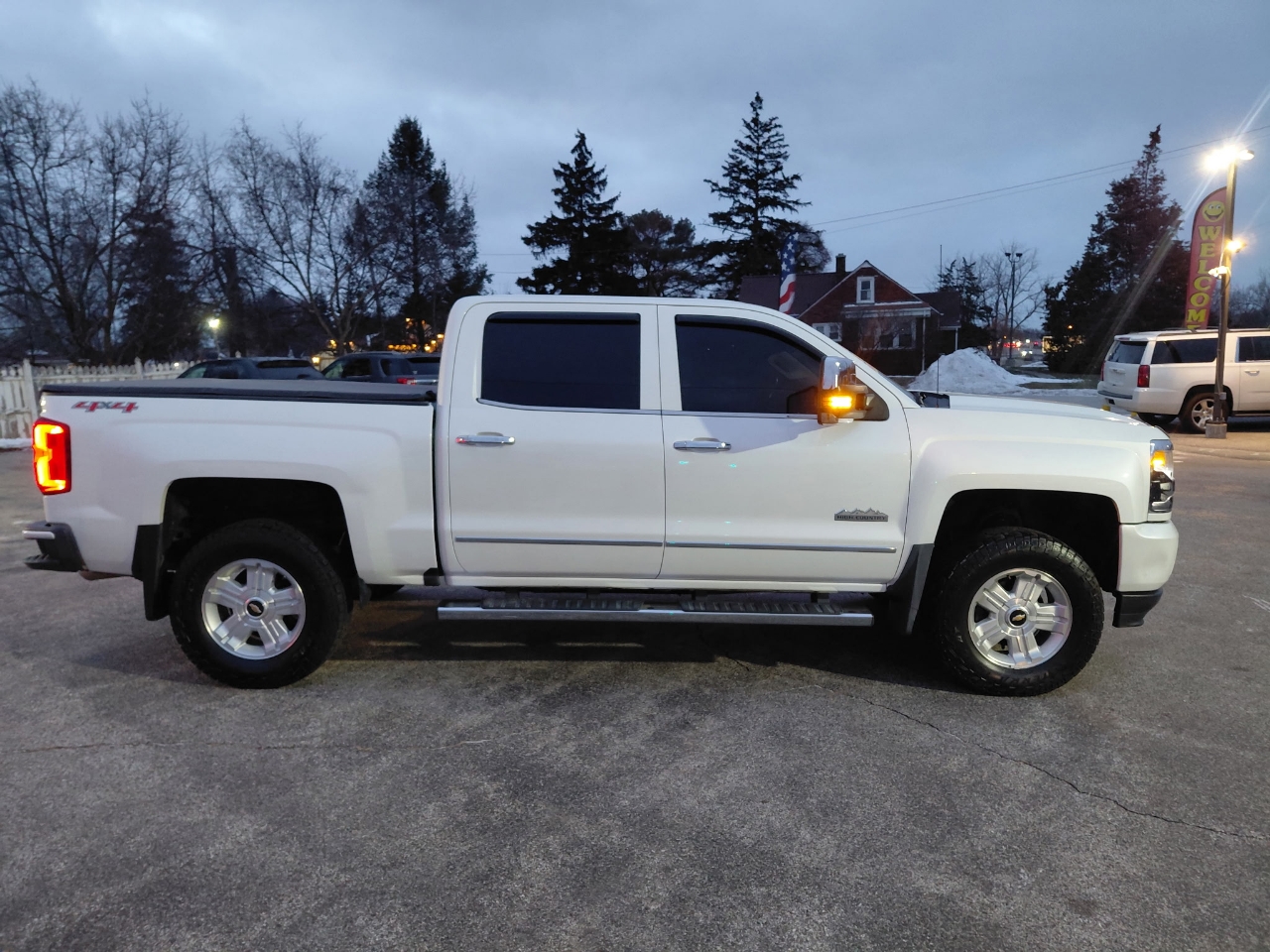 Chevrolet Silverado 1500 High Country Crew Cab Short Box 4WD 2017