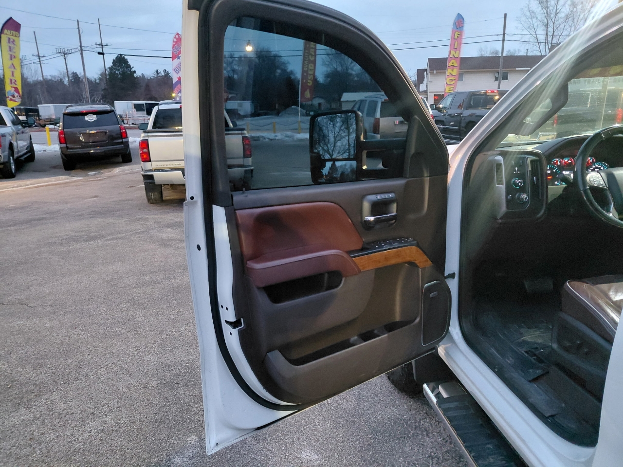 Chevrolet Silverado 1500 High Country Crew Cab Short Box 4WD 2017