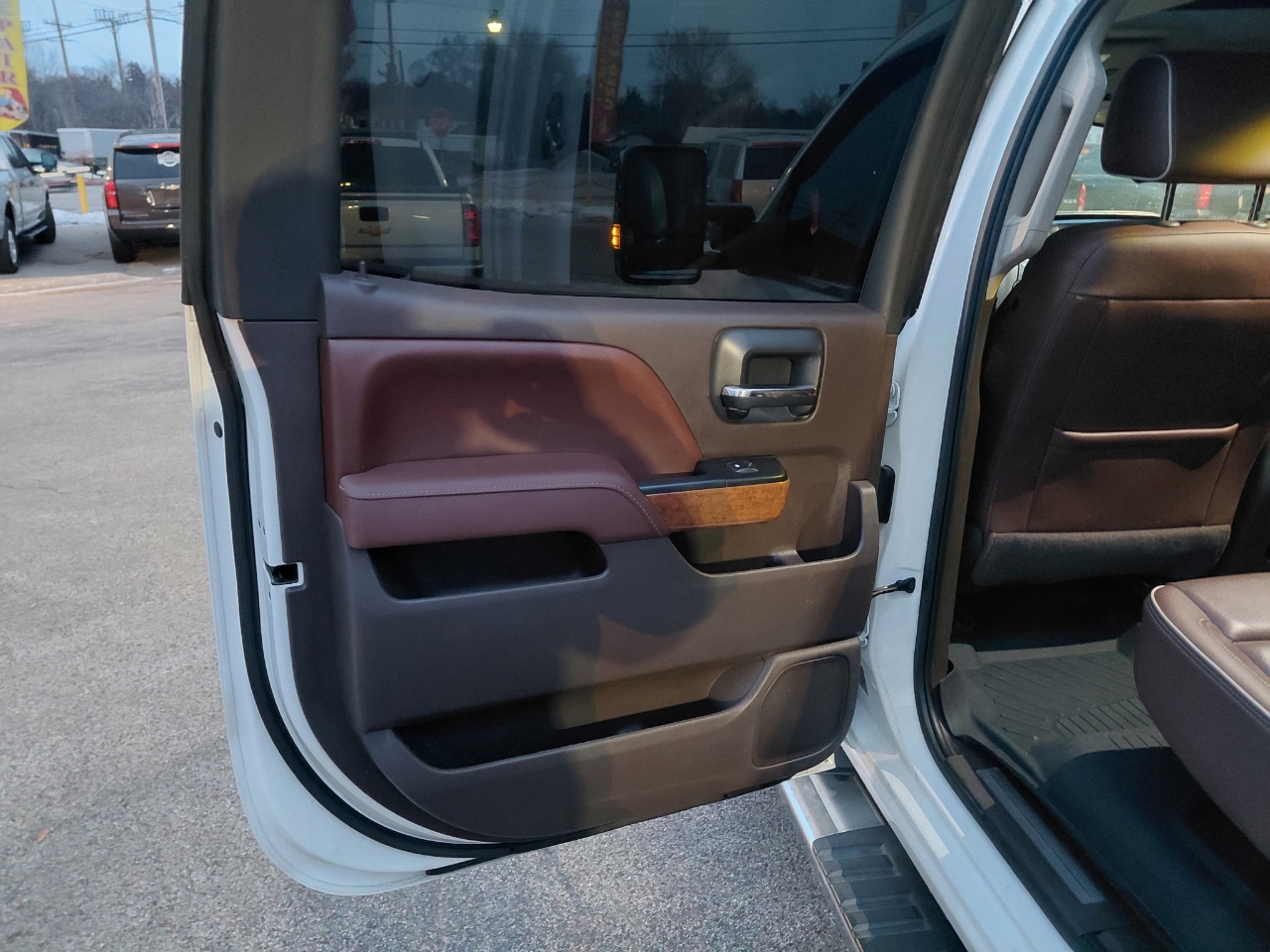 Chevrolet Silverado 1500 High Country Crew Cab Short Box 4WD 2017