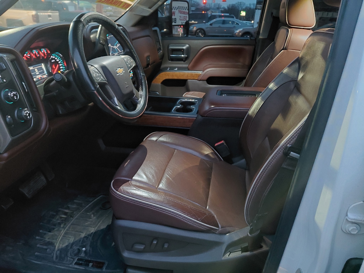 Chevrolet Silverado 1500 High Country Crew Cab Short Box 4WD 2017