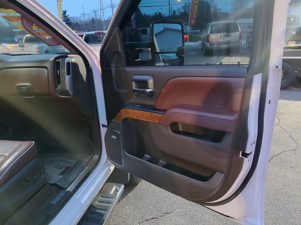 Chevrolet Silverado 1500 High Country Crew Cab Short Box 4WD 2017