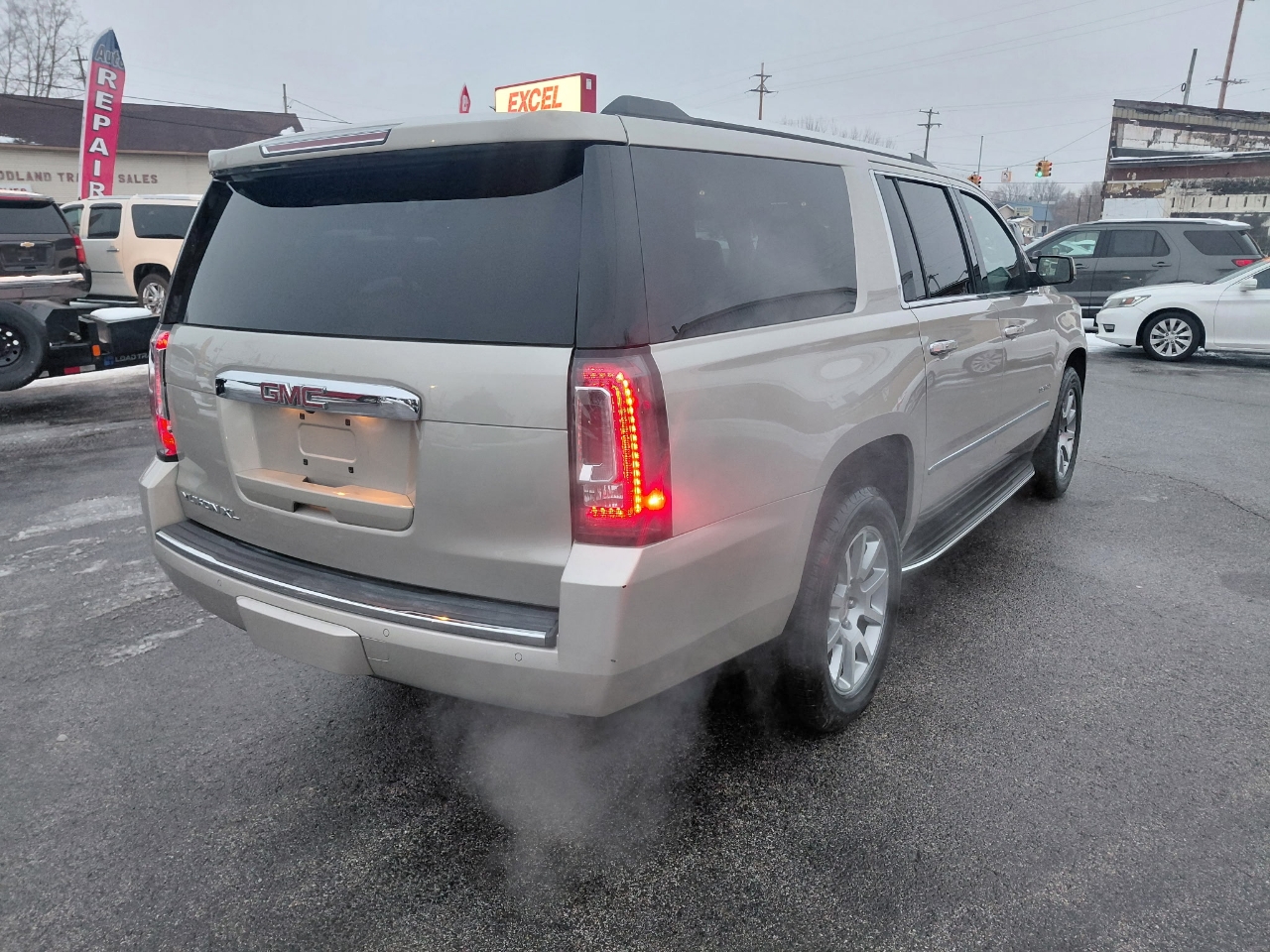 GMC Yukon Denali XL 4WD 2015