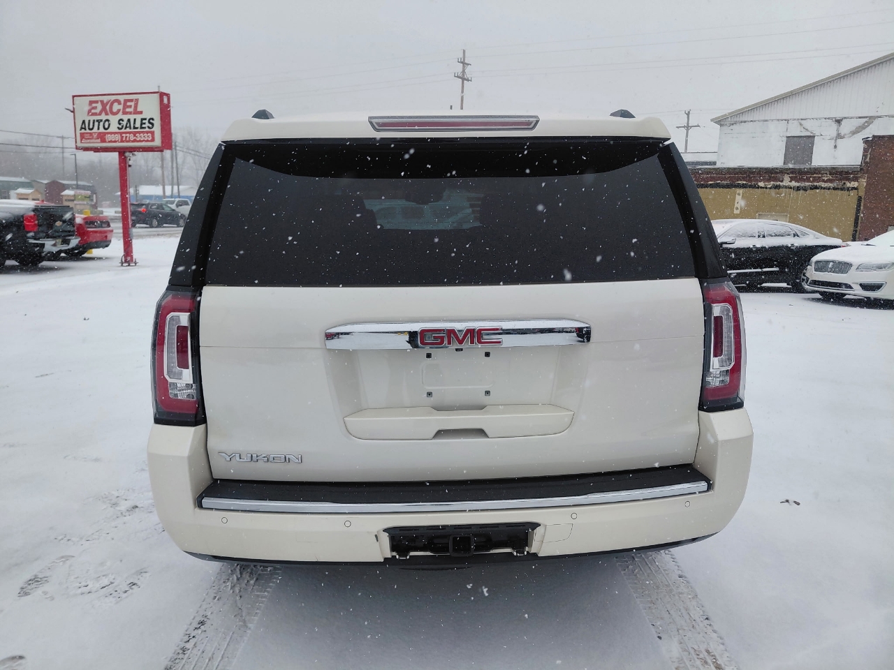 GMC Yukon Denali 4WD 2015