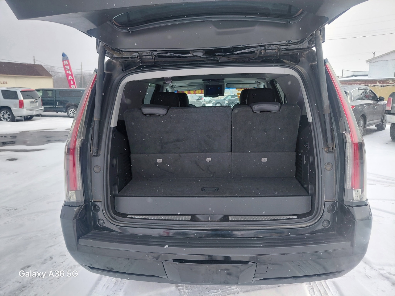 Cadillac Escalade Luxury 4WD 2015