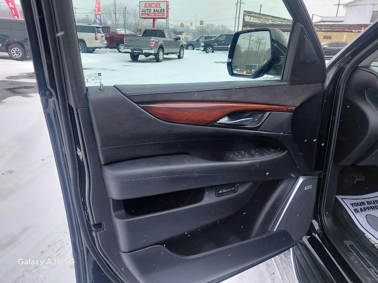 Cadillac Escalade Luxury 4WD 2015