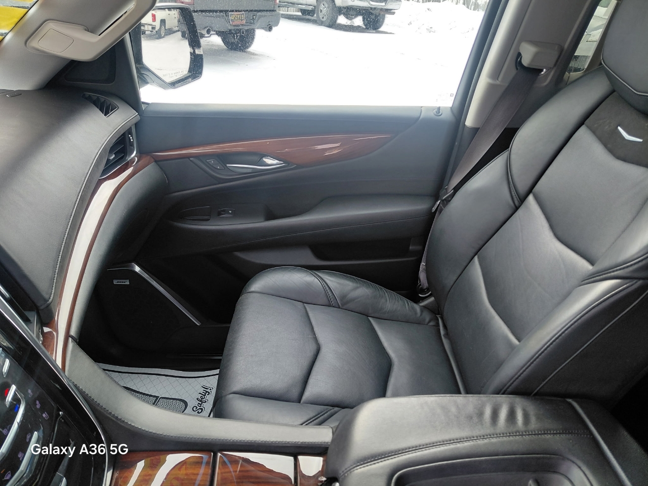 Cadillac Escalade Luxury 4WD 2015