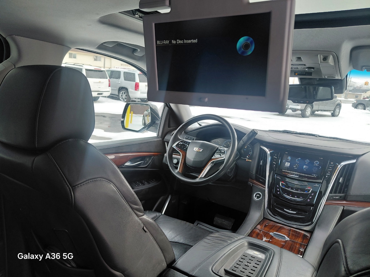 Cadillac Escalade Luxury 4WD 2015