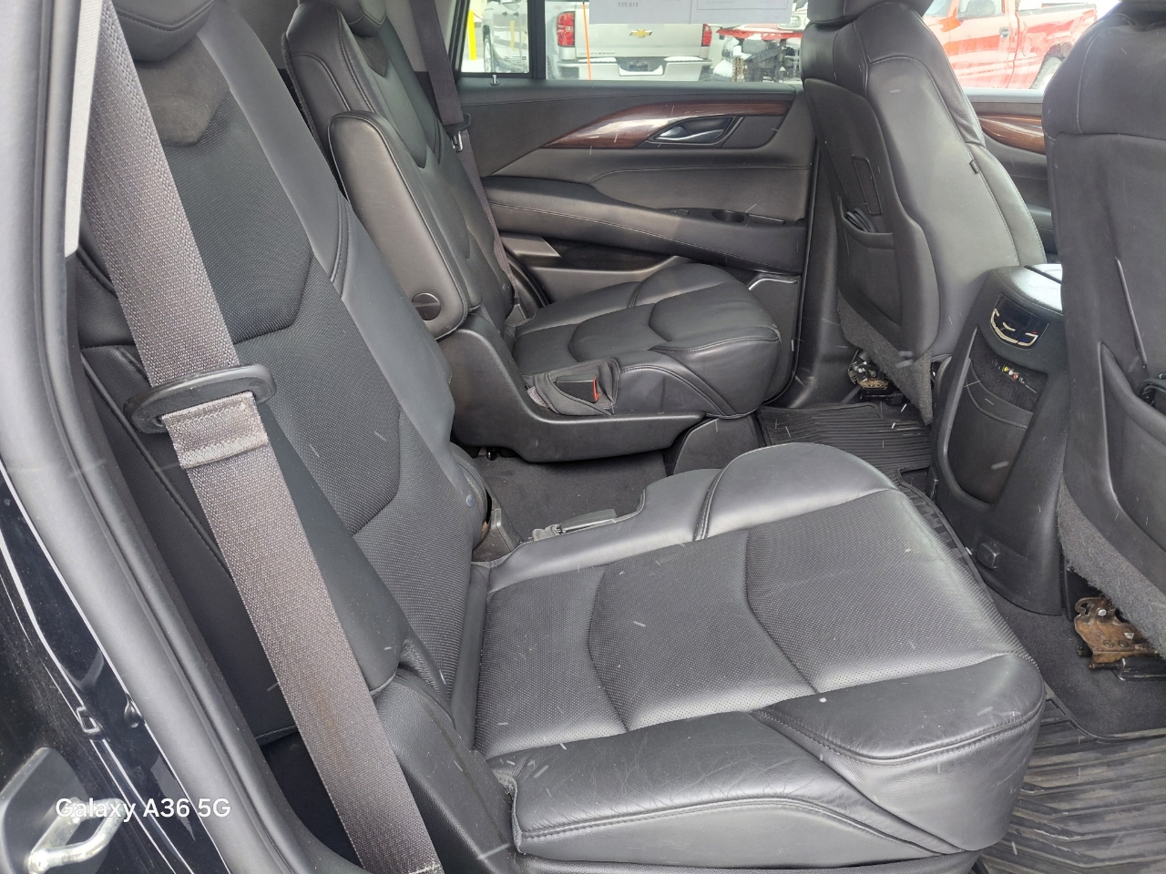 Cadillac Escalade Luxury 4WD 2015