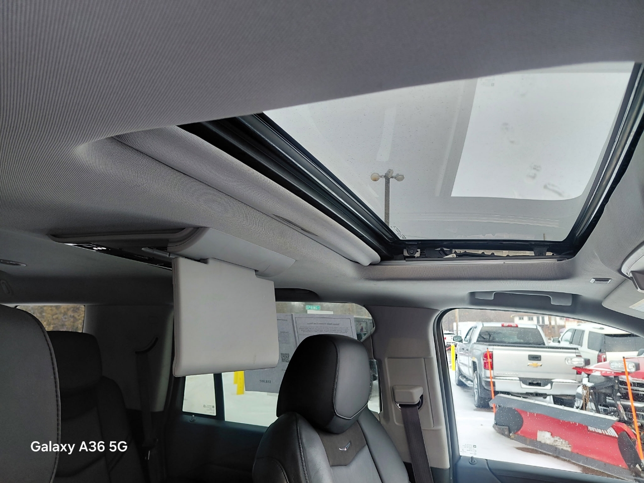 Cadillac Escalade Luxury 4WD 2015