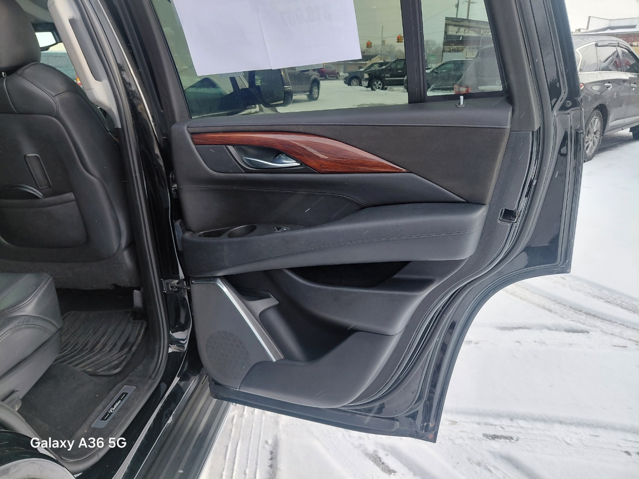 Cadillac Escalade Luxury 4WD 2015