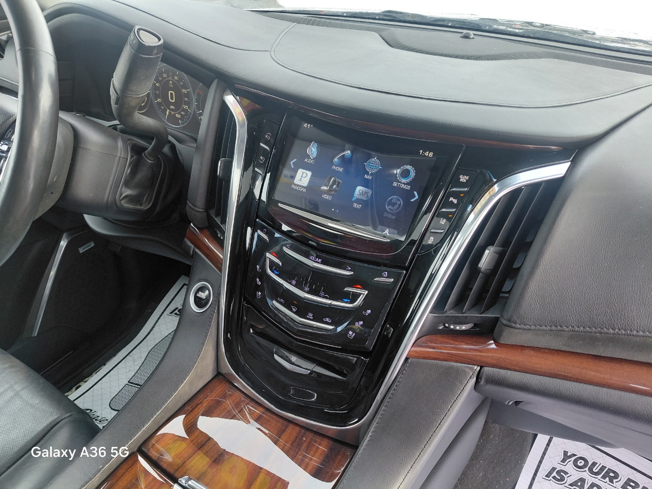Cadillac Escalade Luxury 4WD 2015