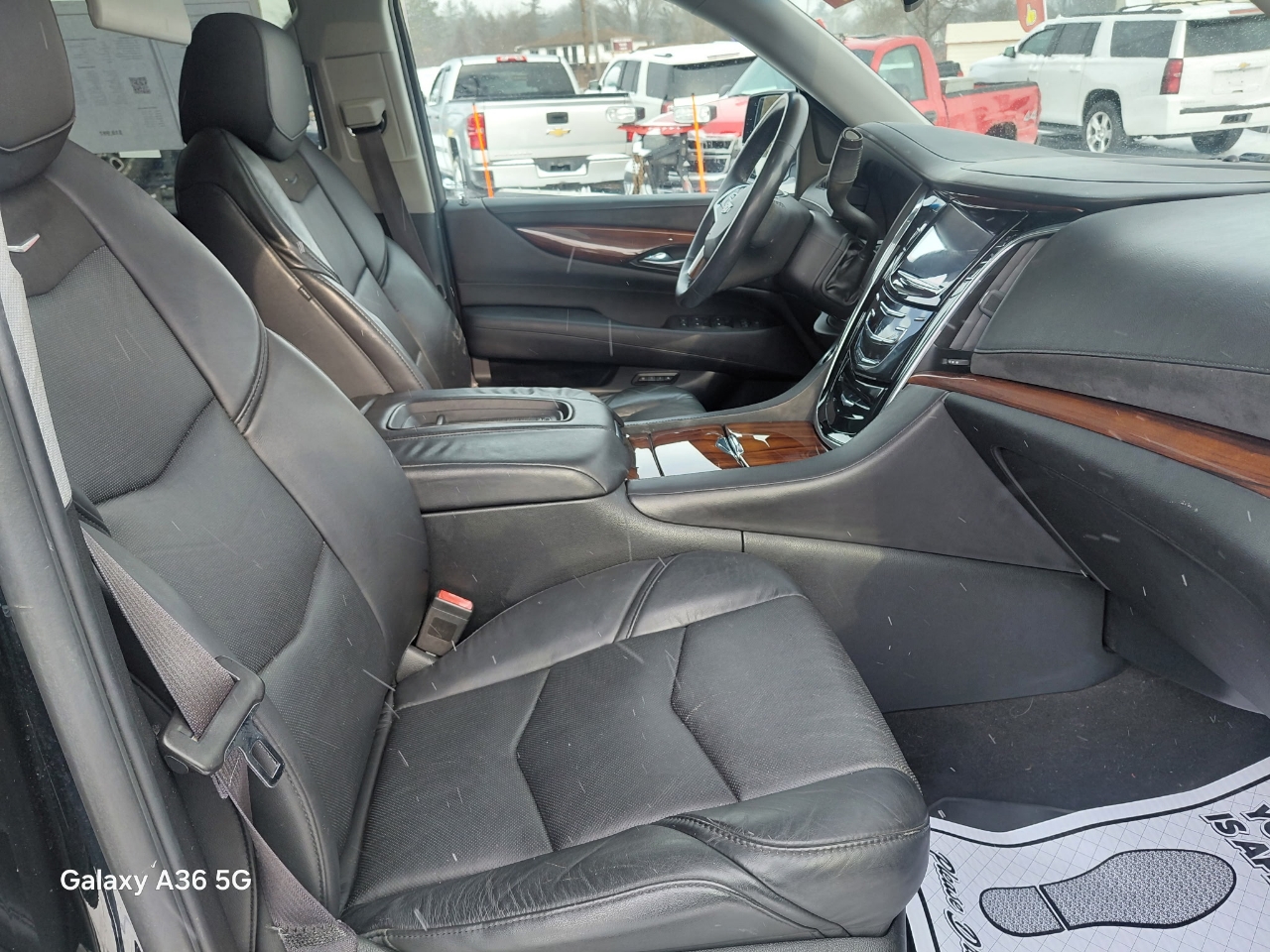 Cadillac Escalade Luxury 4WD 2015