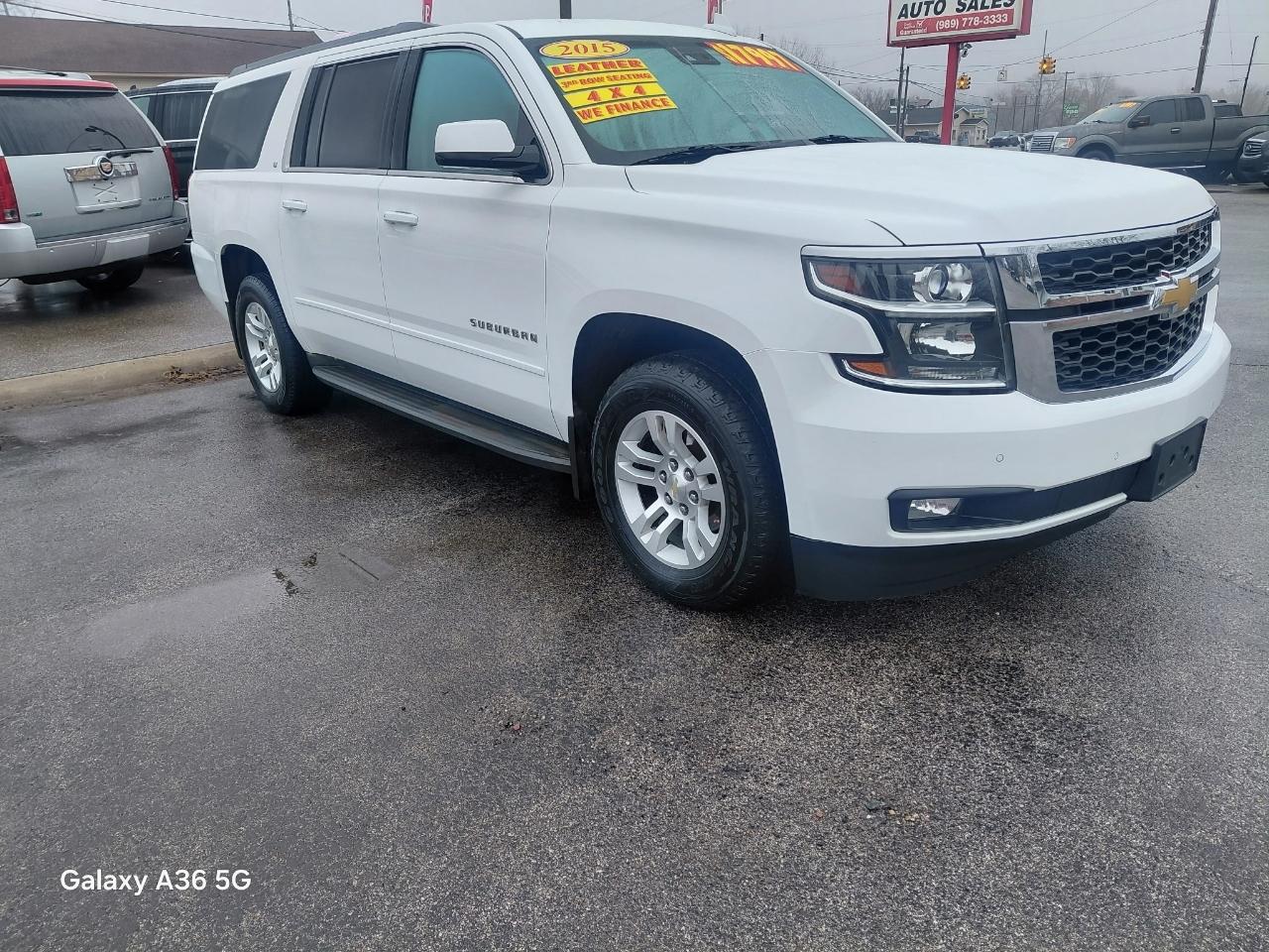 Chevrolet Suburban LT 1500 4WD 2015