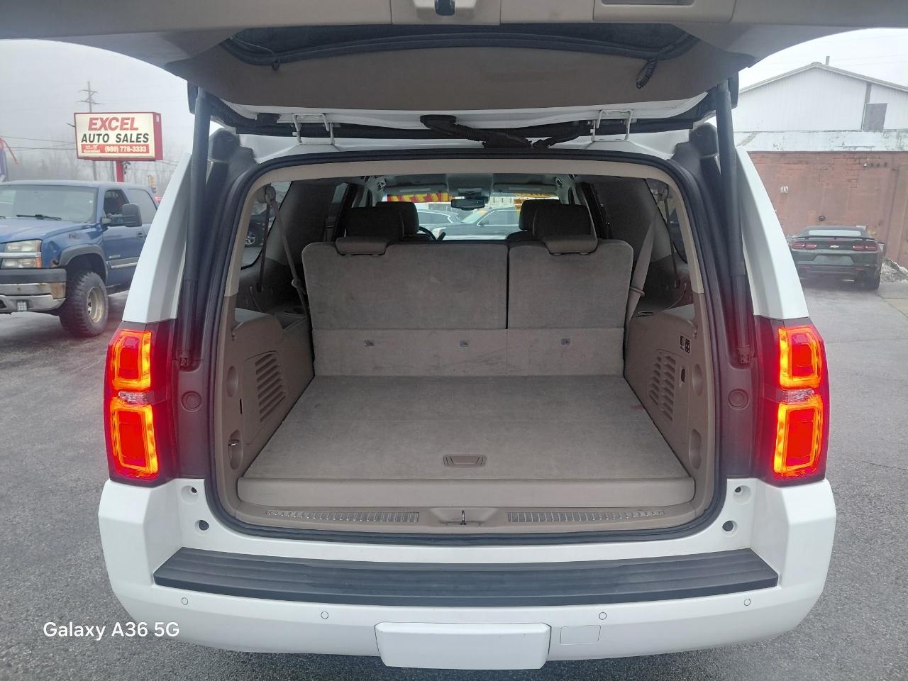 Chevrolet Suburban LT 1500 4WD 2015