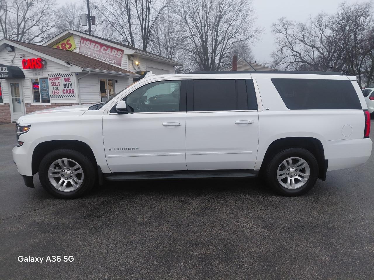 Chevrolet Suburban LT 1500 4WD 2015