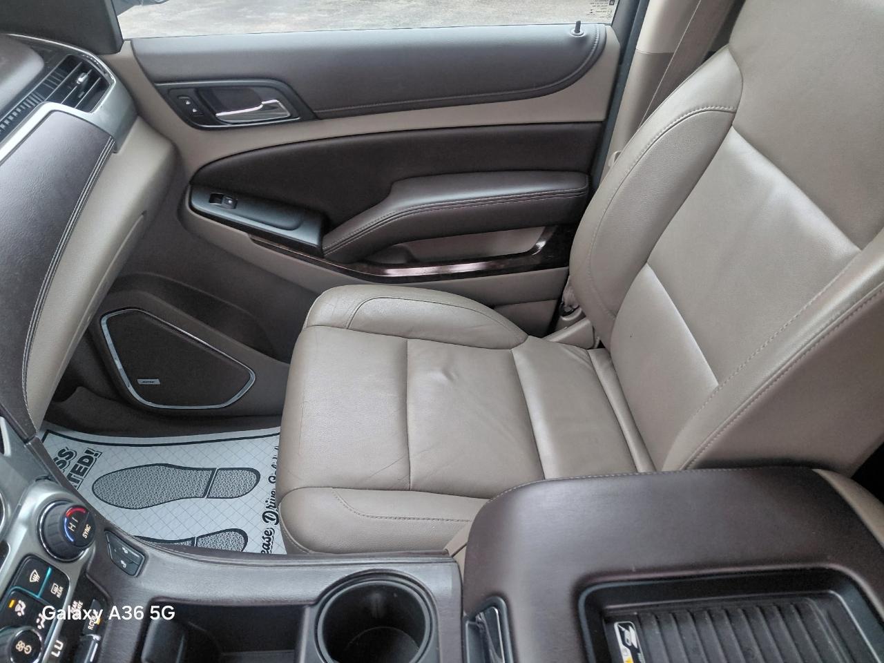 Chevrolet Suburban LT 1500 4WD 2015