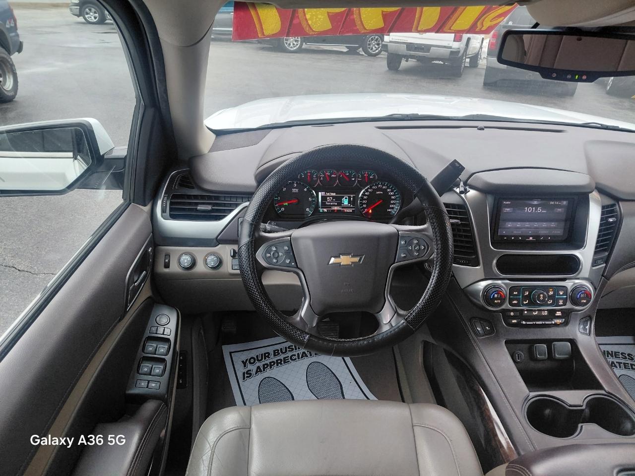 Chevrolet Suburban LT 1500 4WD 2015