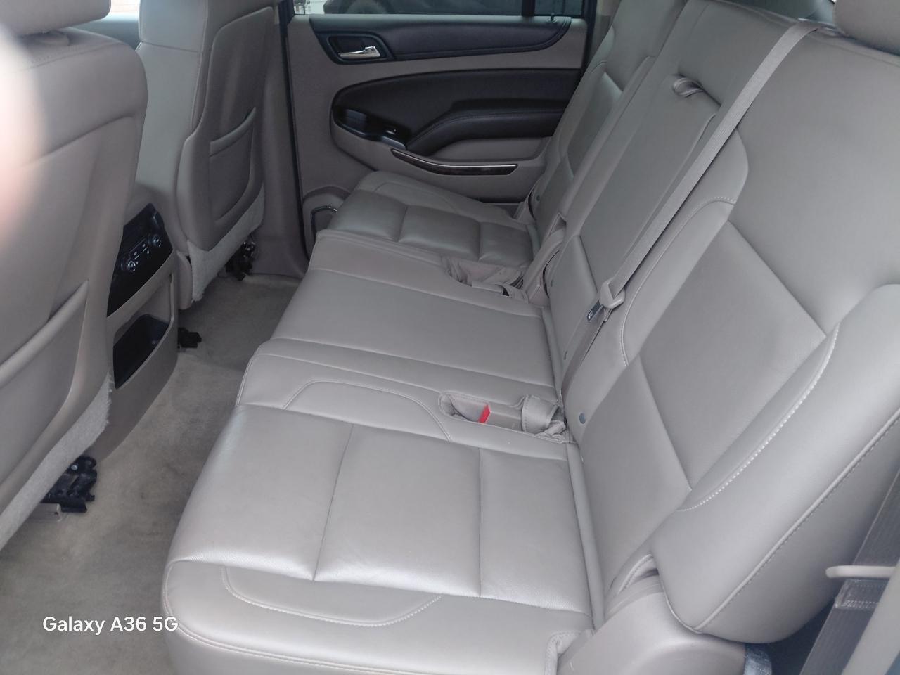 Chevrolet Suburban LT 1500 4WD 2015