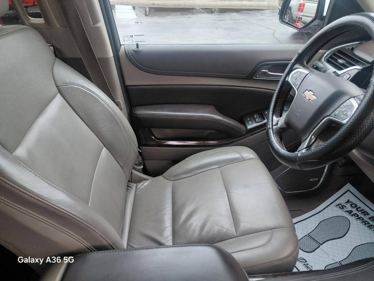 Chevrolet Suburban LT 1500 4WD 2015