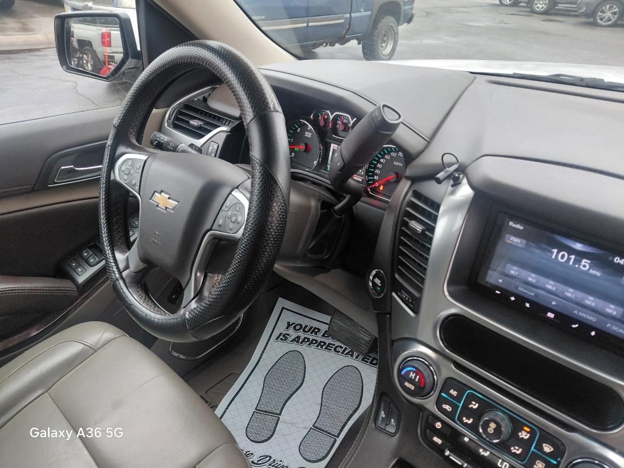 Chevrolet Suburban LT 1500 4WD 2015