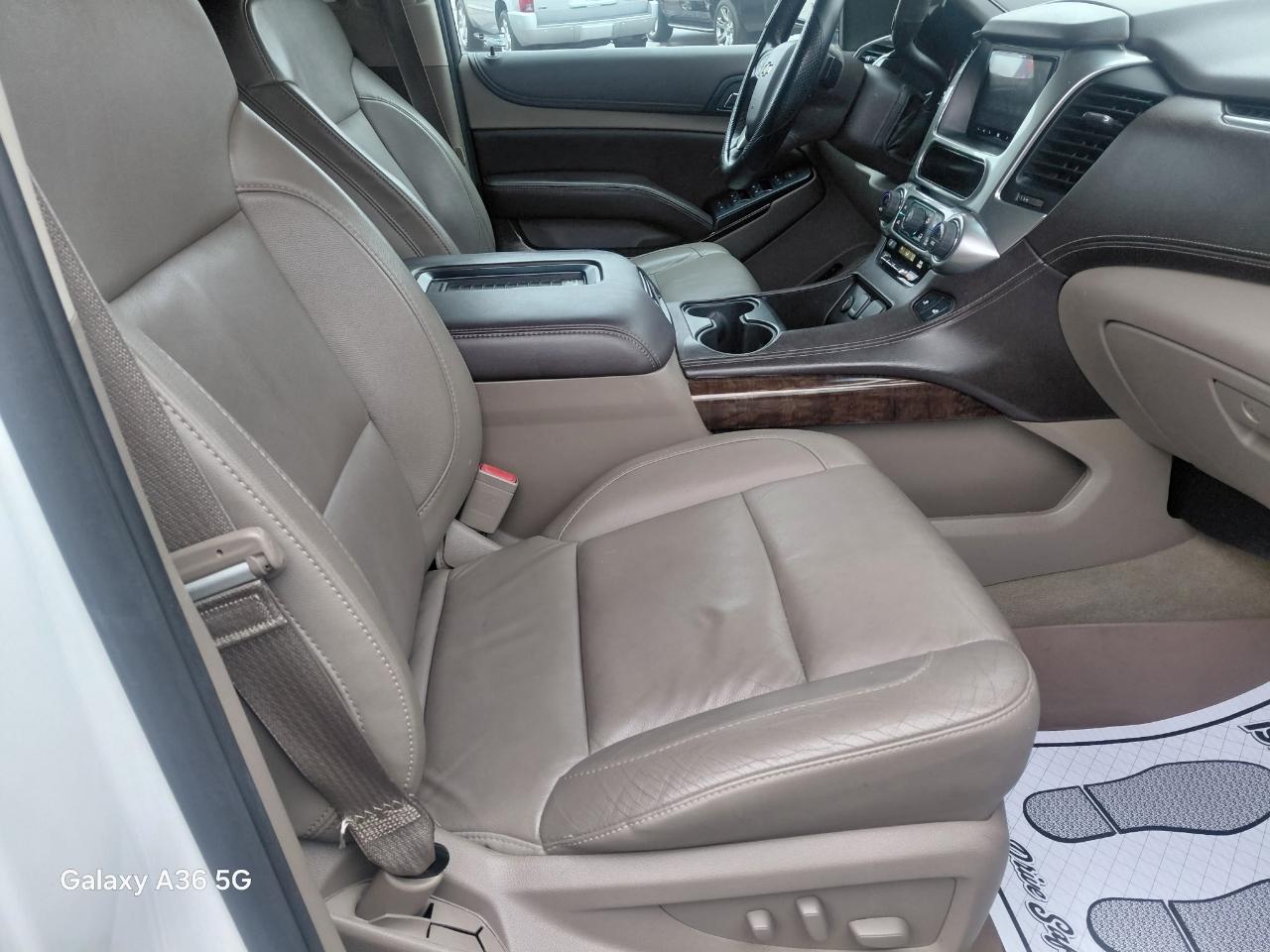 Chevrolet Suburban LT 1500 4WD 2015