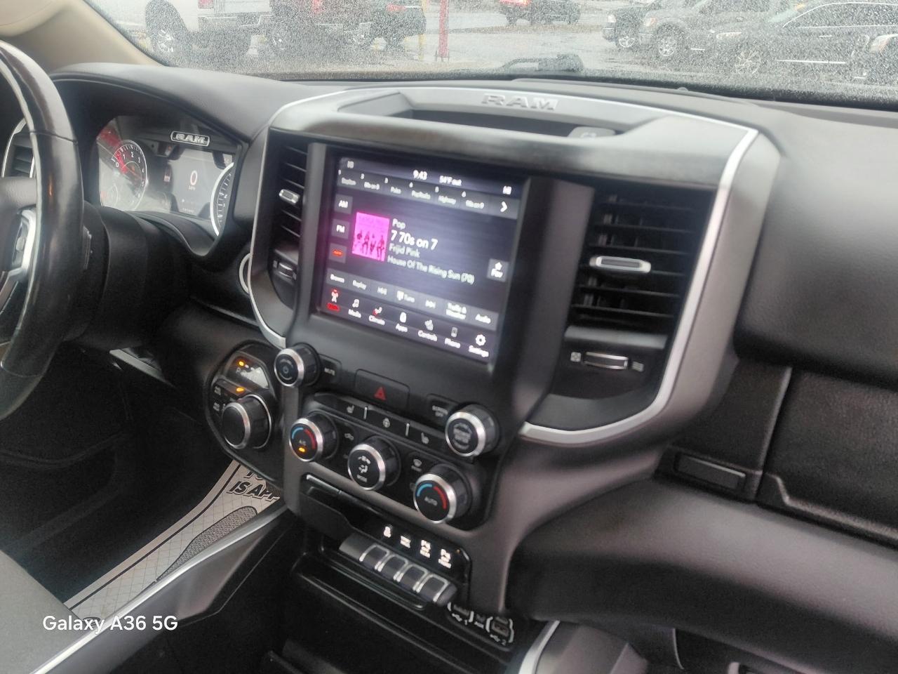 RAM 1500 Big Horn Quad Cab 4WD 2020