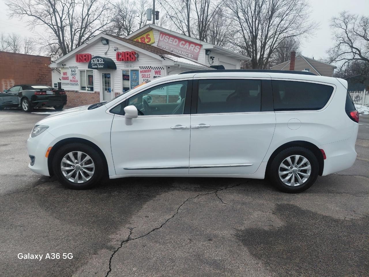Chrysler Pacifica Touring-L 2017