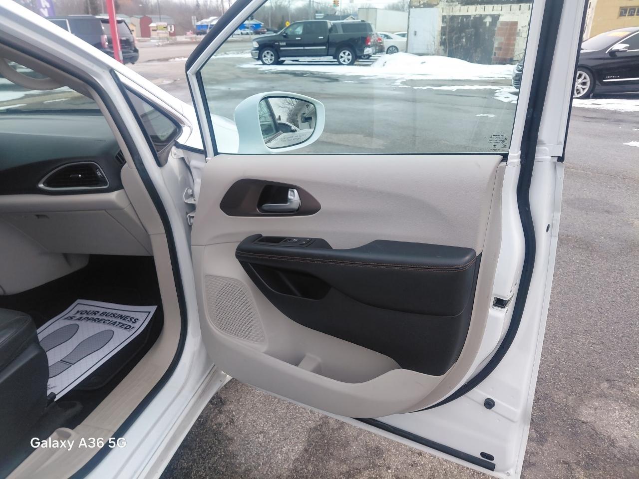 Chrysler Pacifica Touring-L 2017