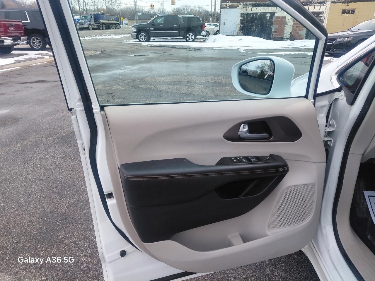 Chrysler Pacifica Touring-L 2017