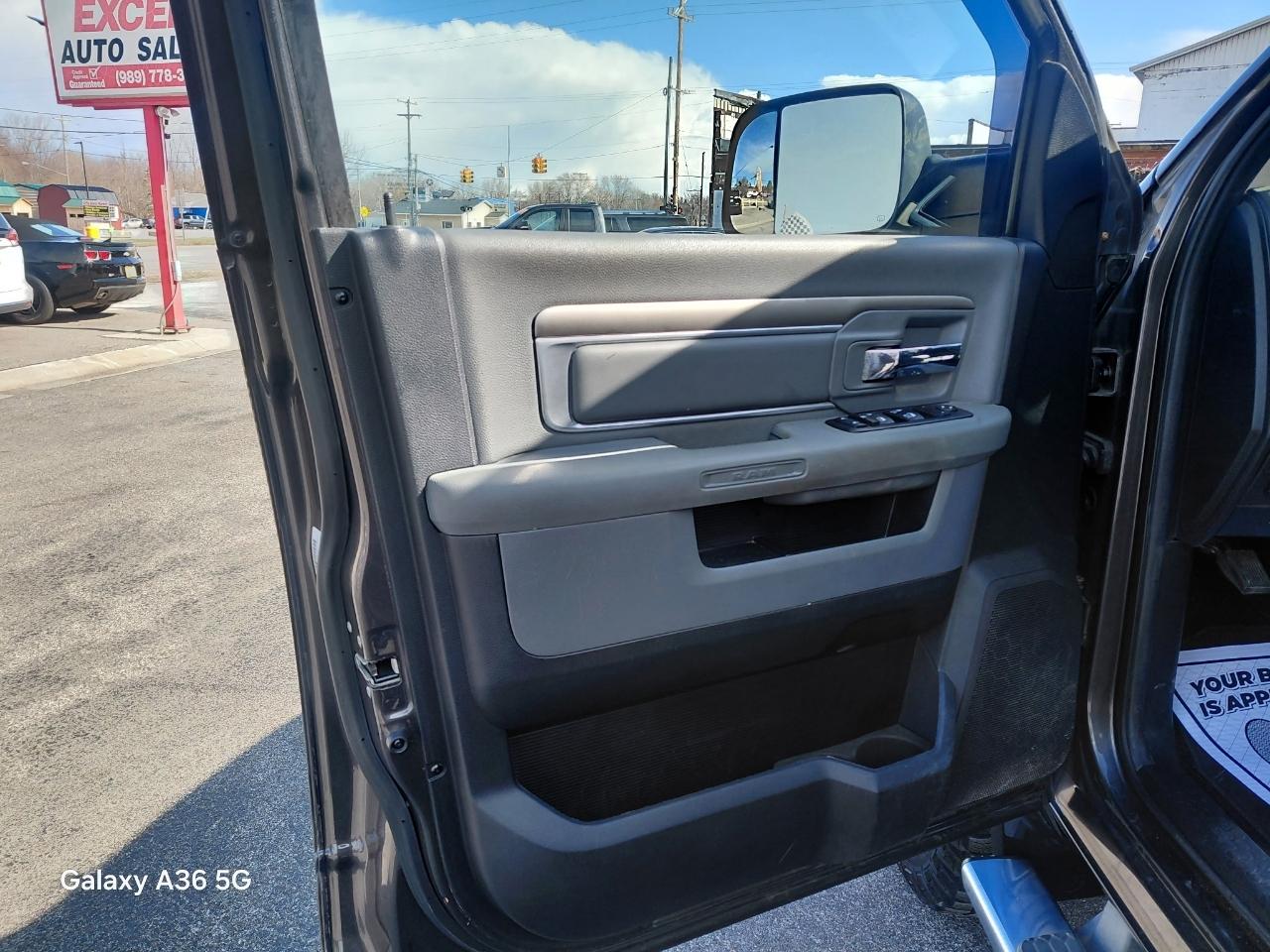 RAM 2500 SLT Crew Cab SWB 4WD 2014