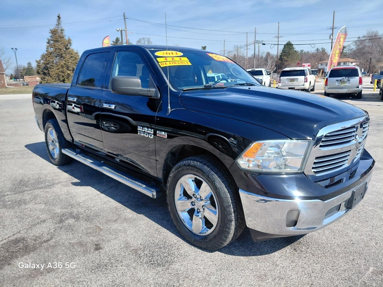 RAM 1500 SLT Crew Cab SWB 4WD 2014