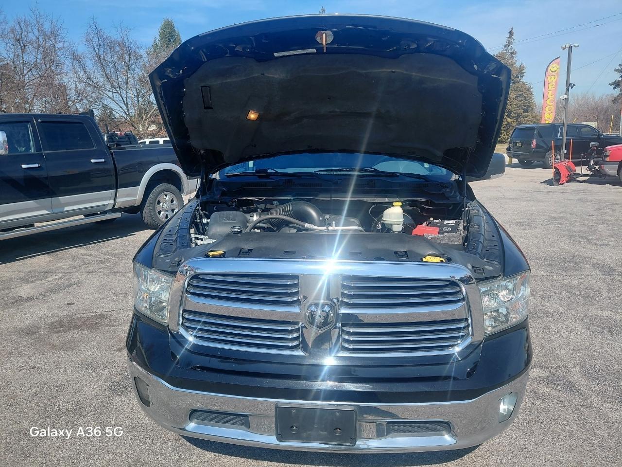 RAM 1500 SLT Crew Cab SWB 4WD 2014