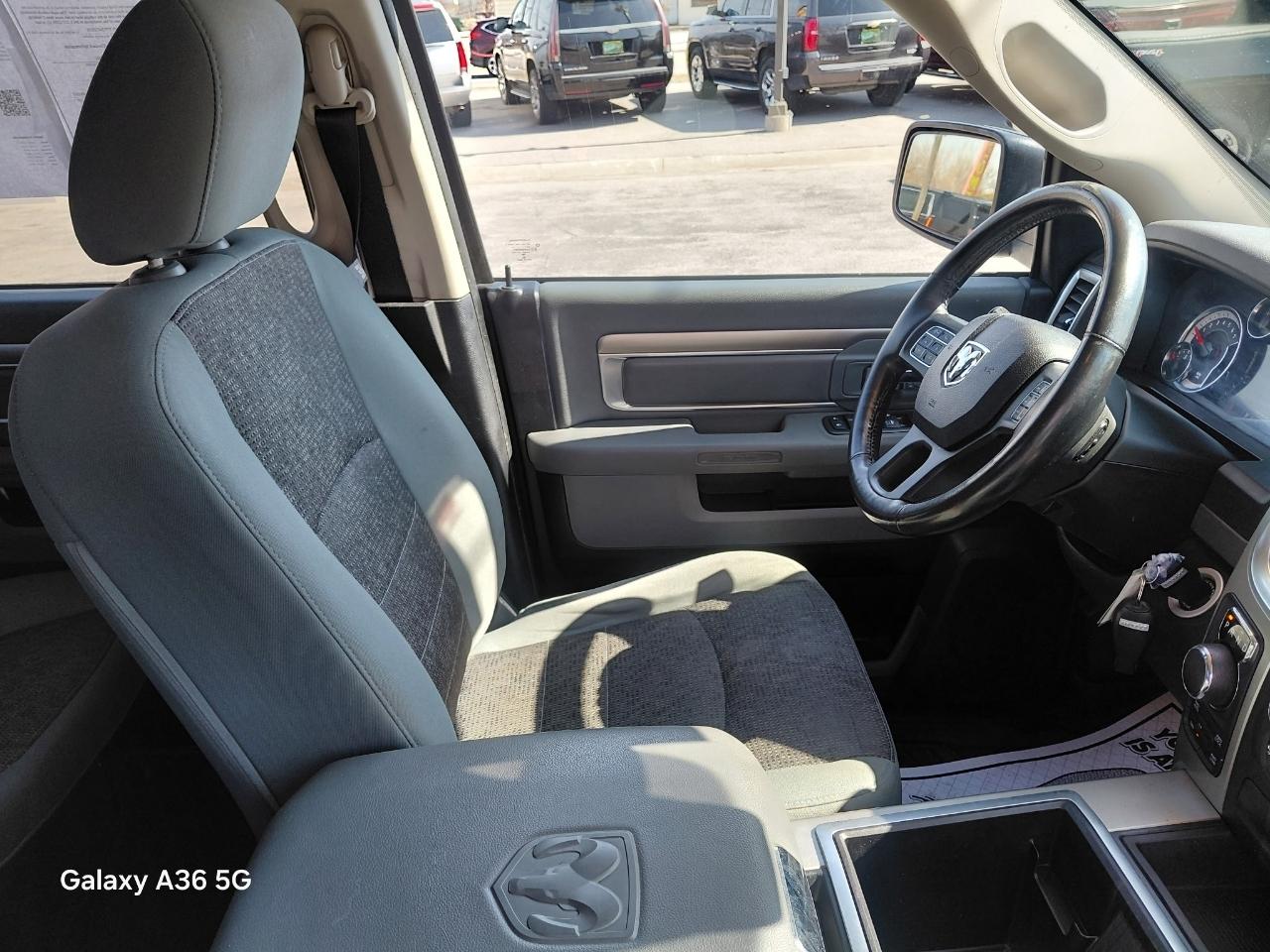 RAM 1500 SLT Crew Cab SWB 4WD 2014