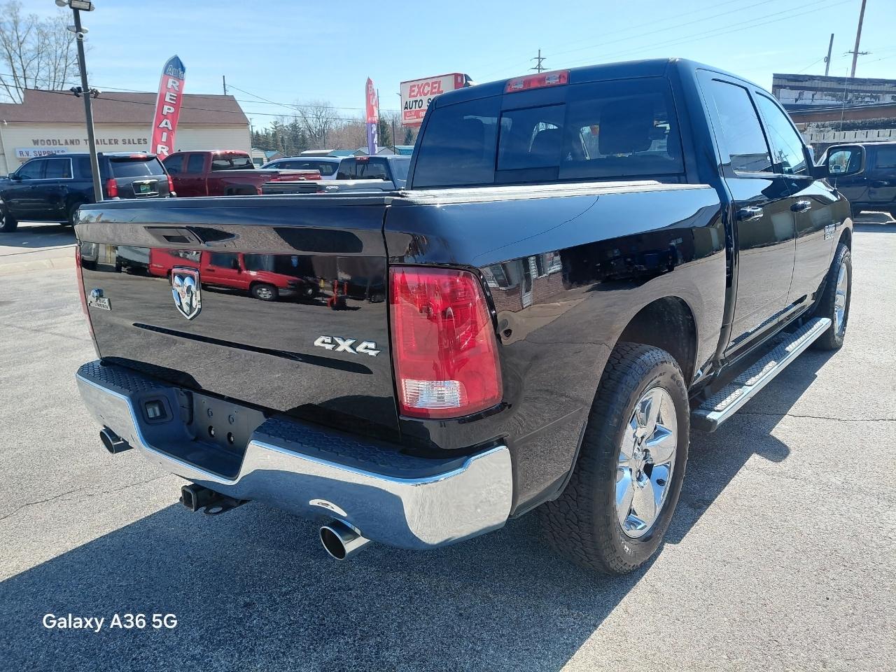 RAM 1500 SLT Crew Cab SWB 4WD 2014