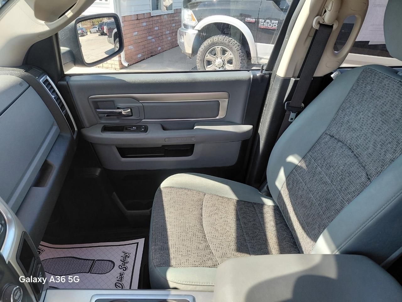 RAM 1500 SLT Crew Cab SWB 4WD 2014