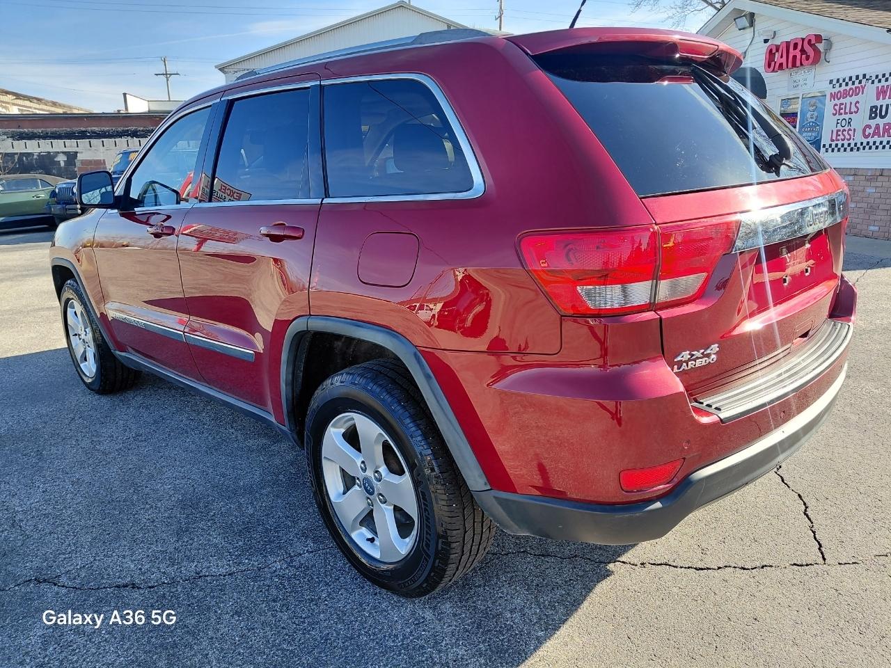 Jeep Grand Cherokee Laredo 4WD 2012