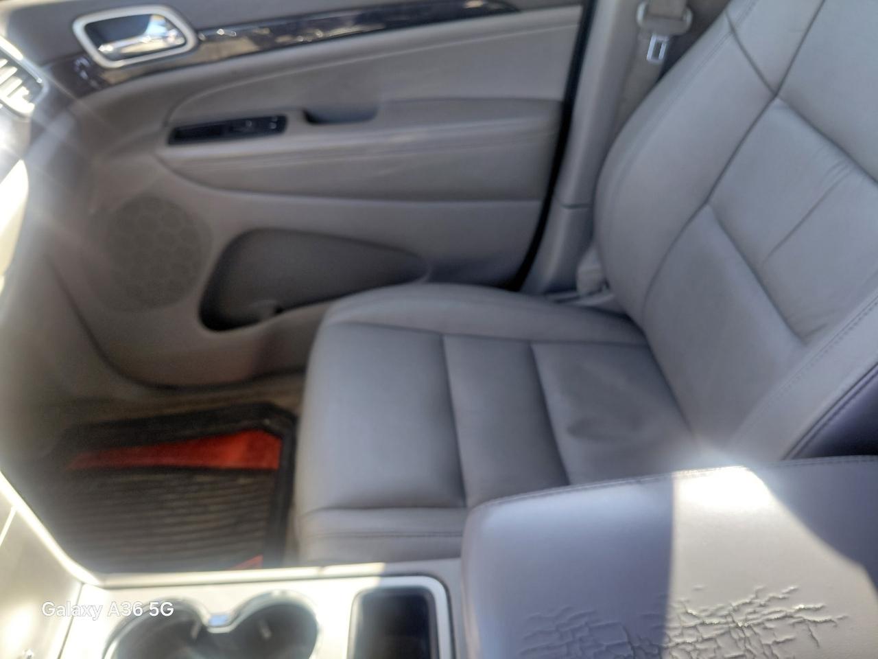 Jeep Grand Cherokee Laredo 4WD 2012