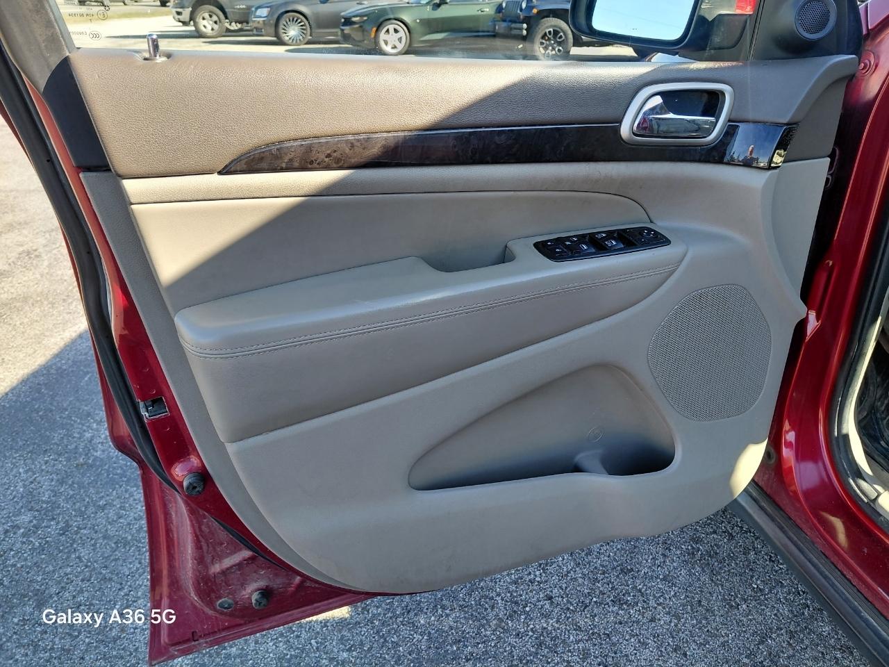 Jeep Grand Cherokee Laredo 4WD 2012