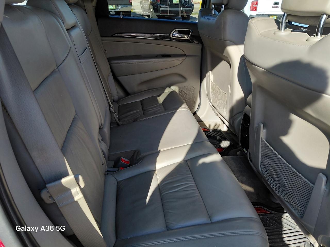 Jeep Grand Cherokee Laredo 4WD 2012