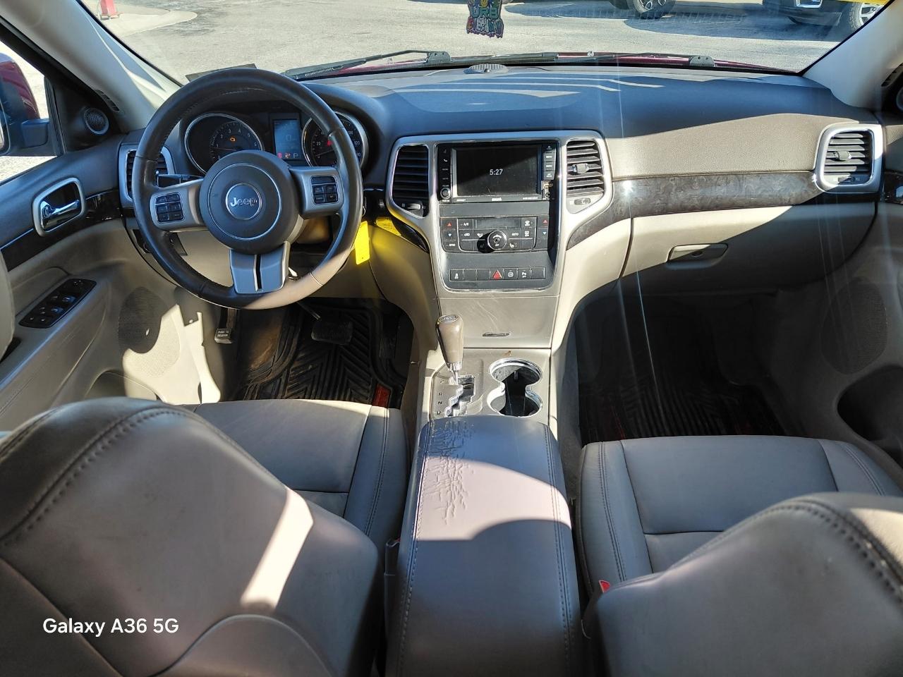 Jeep Grand Cherokee Laredo 4WD 2012