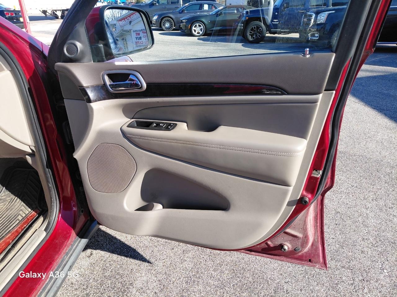 Jeep Grand Cherokee Laredo 4WD 2012