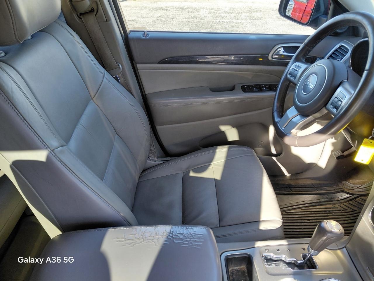 Jeep Grand Cherokee Laredo 4WD 2012