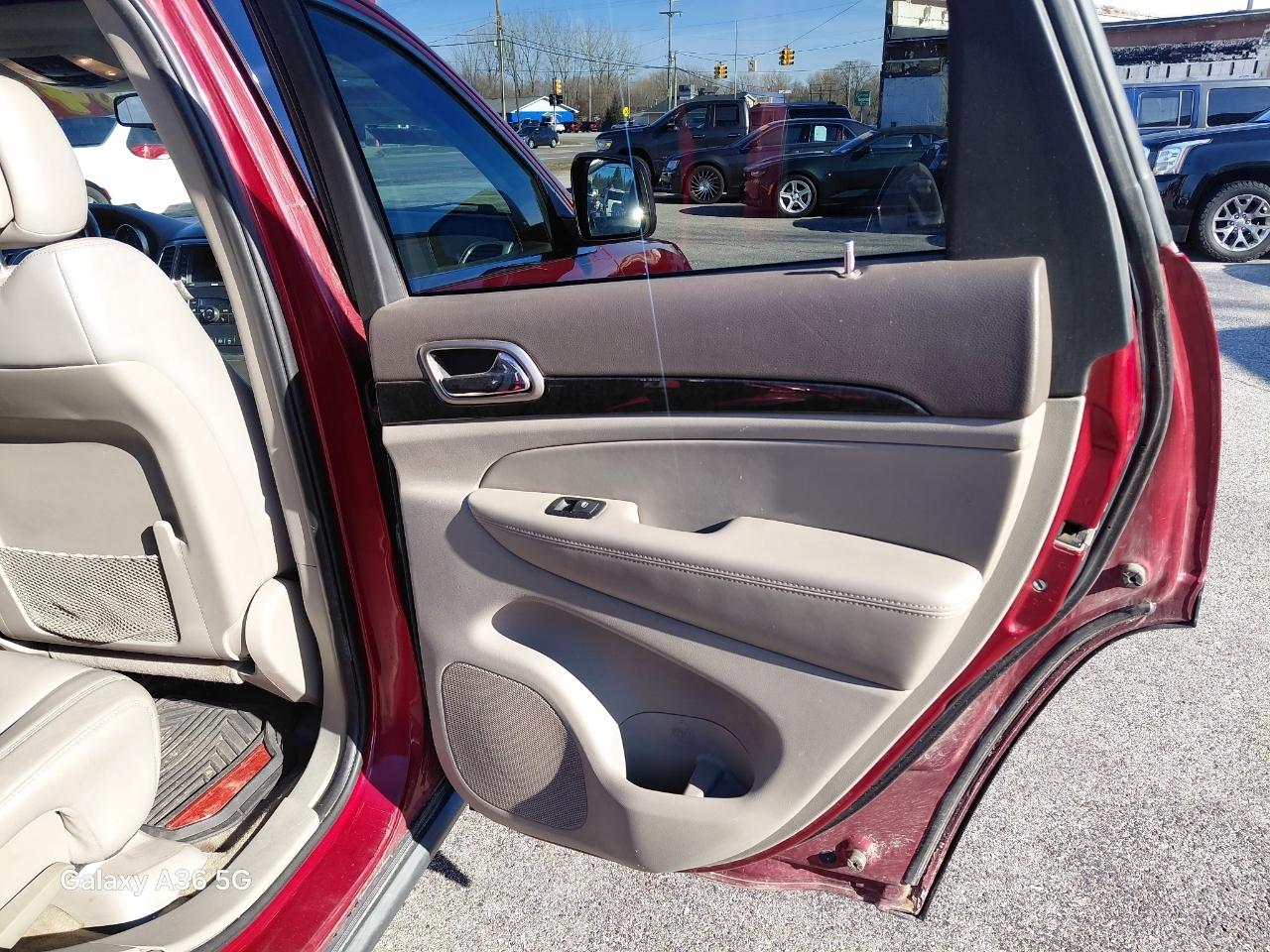 Jeep Grand Cherokee Laredo 4WD 2012