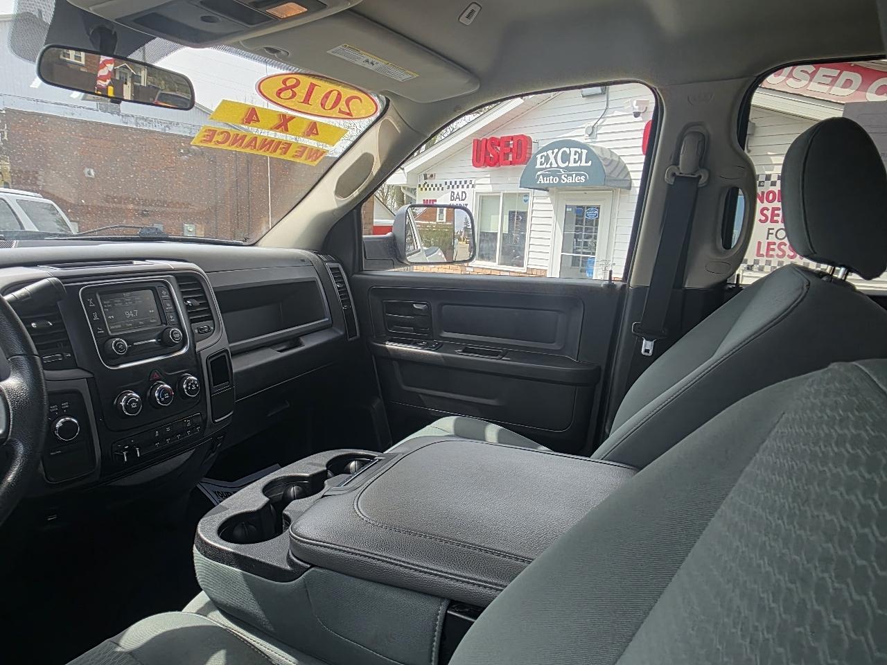 RAM 2500 Tradesman Crew Cab SWB 4WD 2018
