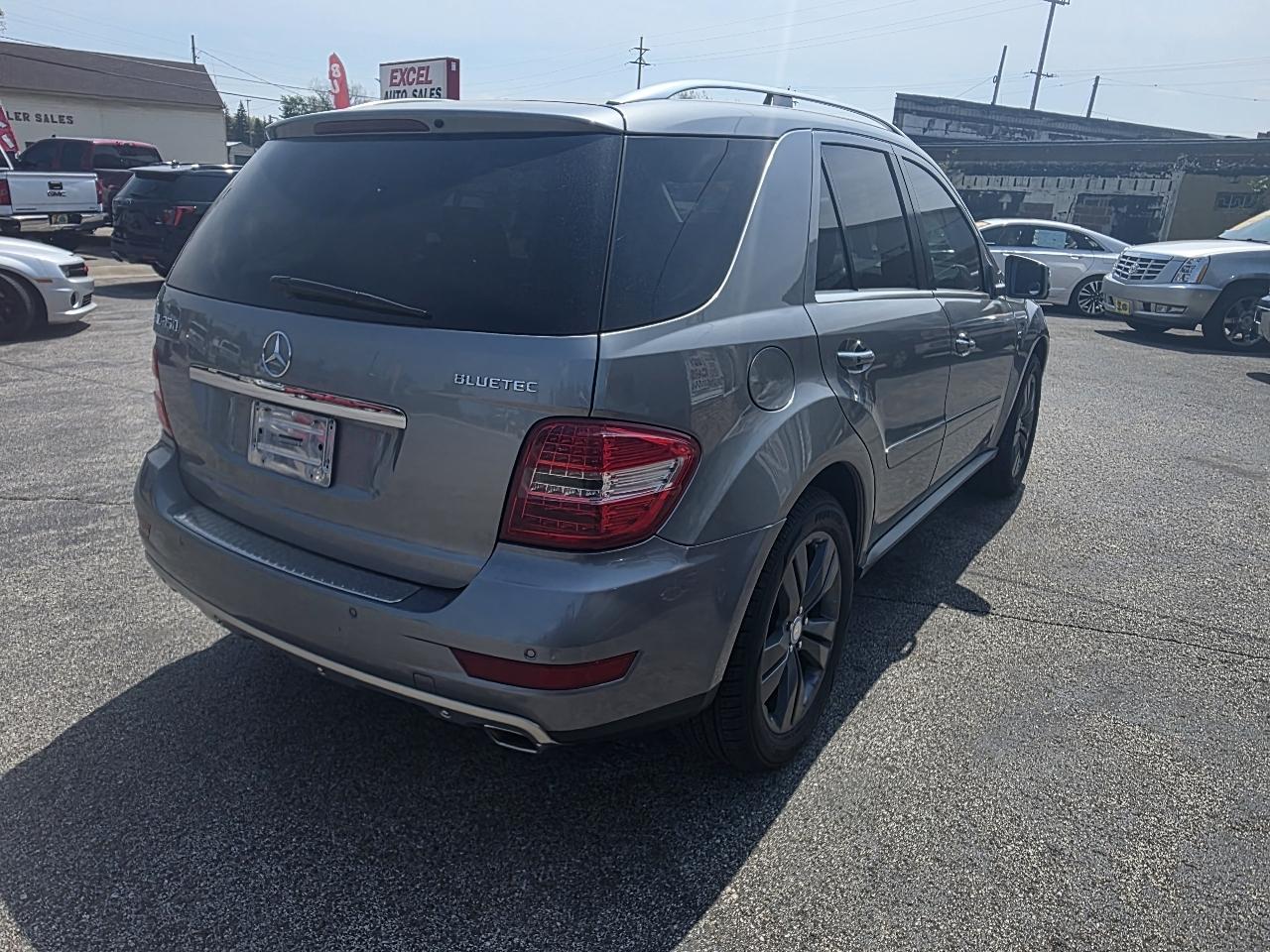 Mercedes-Benz M-Class ML350 BlueTEC 2011