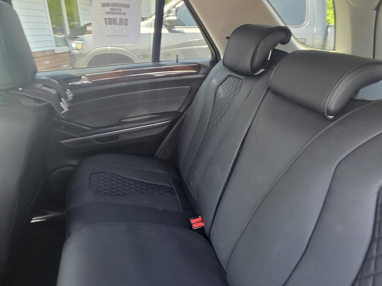 Mercedes-Benz M-Class ML350 BlueTEC 2011