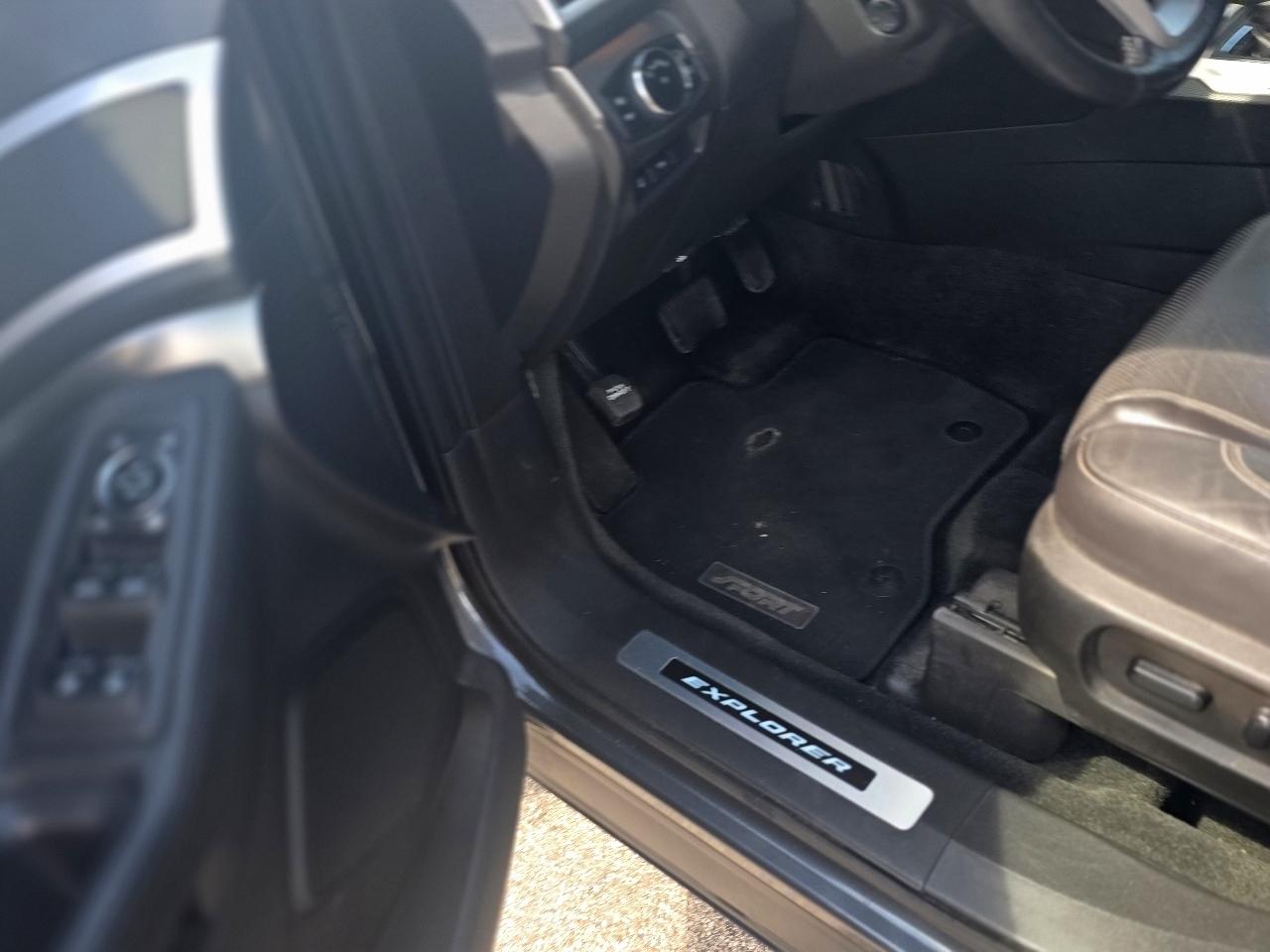 Ford Explorer Sport 4WD 2015