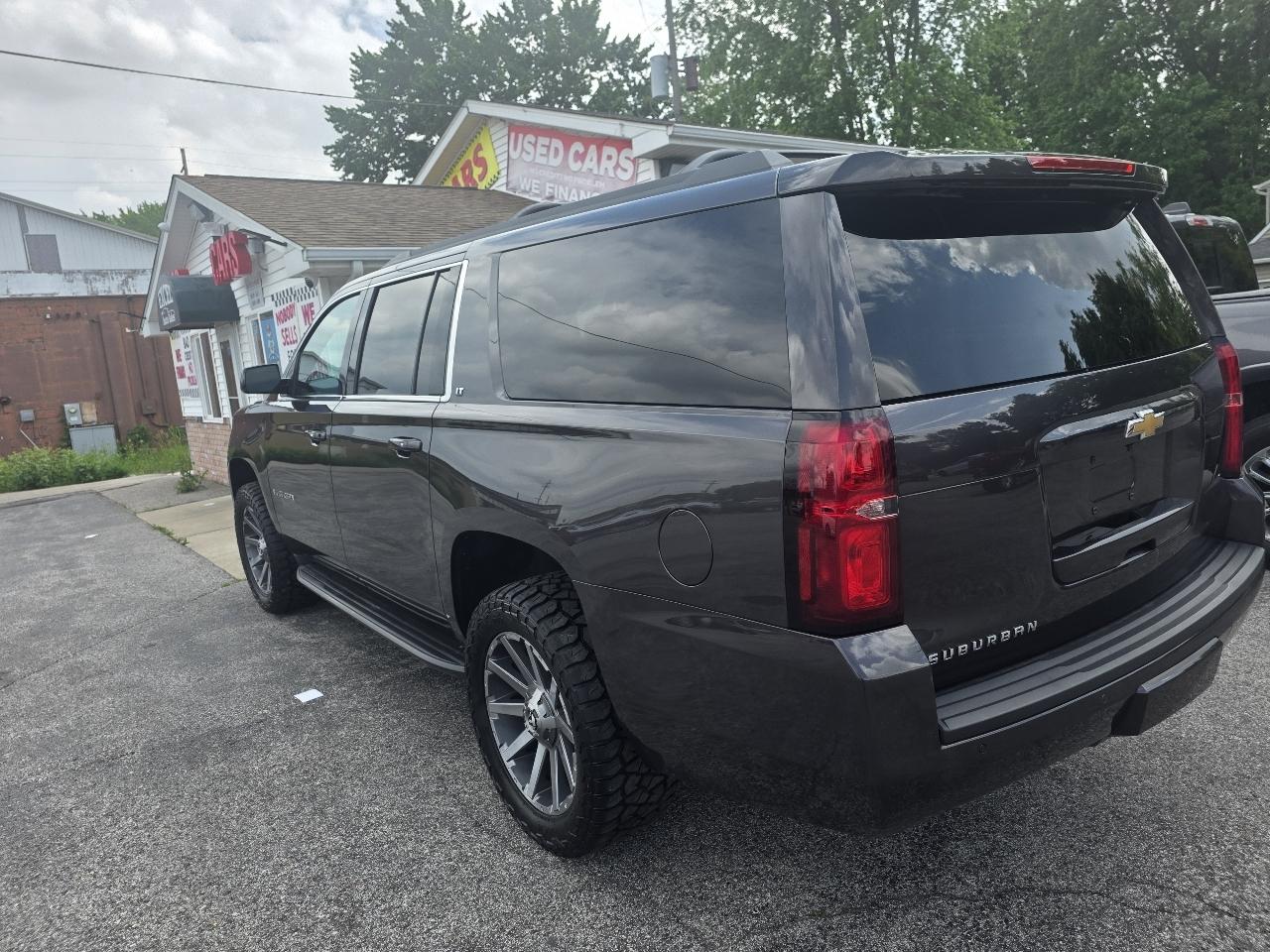 Chevrolet Suburban LT 4WD 2016